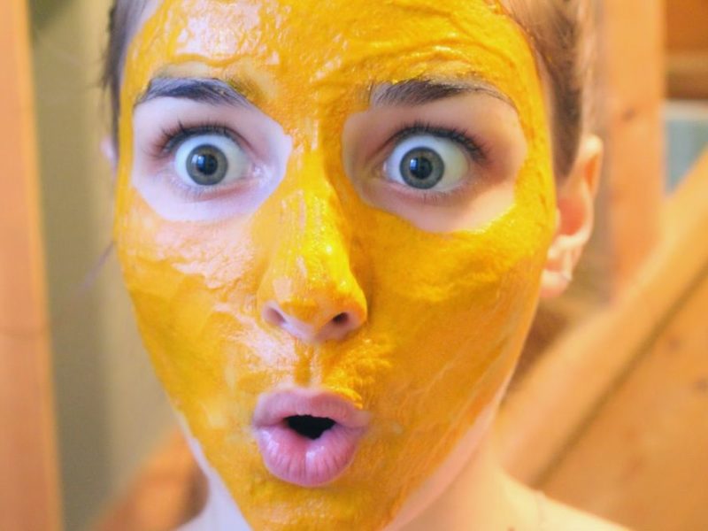 Как приготовить маску для лица на основе куркумы