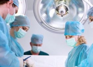 Открытую операцию рекомендуют только тем пациентам, которые по показаниям не могут воспользоваться щадящими вмешательствами, не чувствуют эффекта от химиотерапии