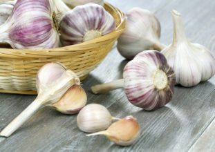 Способы лечения и очищения организма от паразитов при помощи чеснока